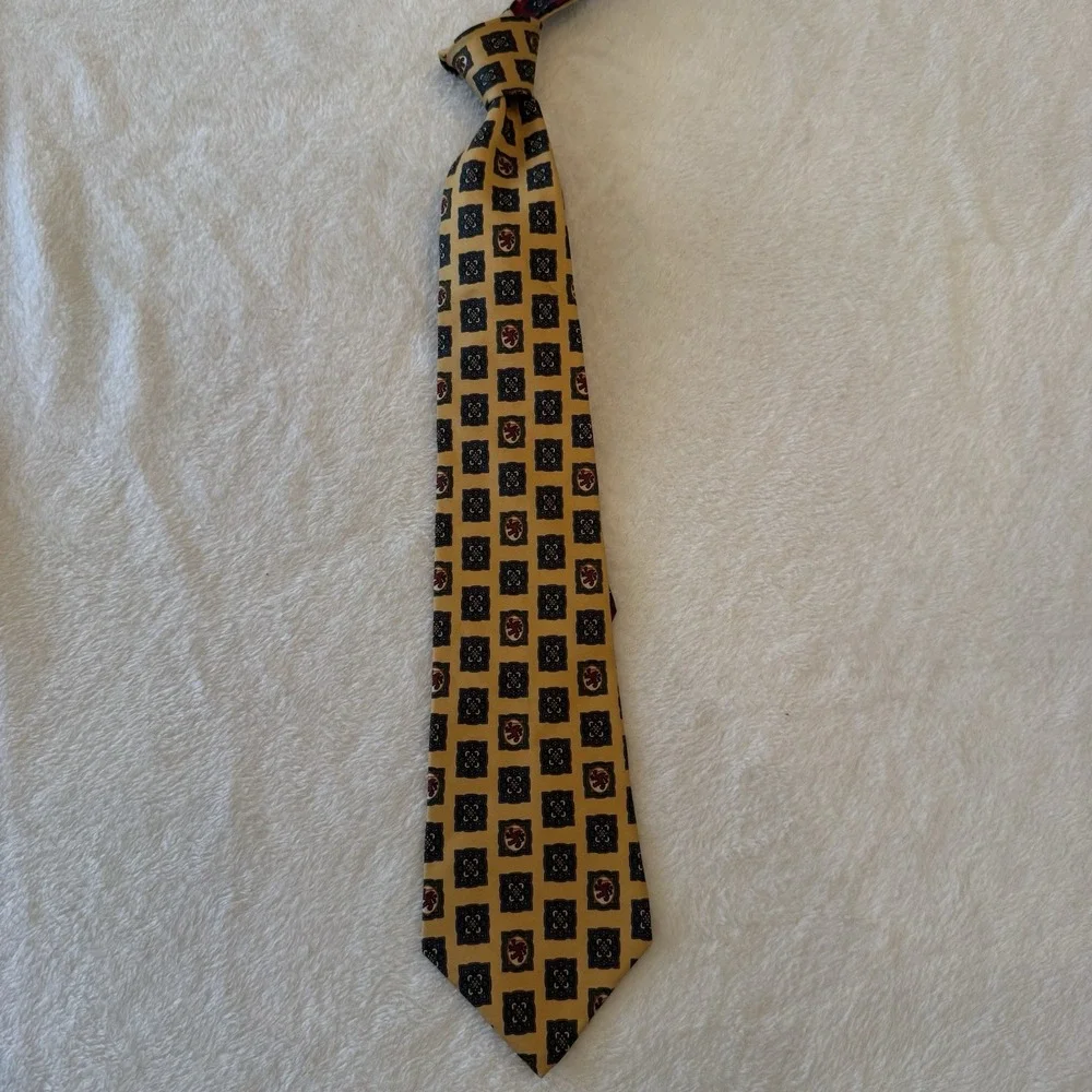 Vintage Tommy Hilfiger Heritage Pattern 100% Italian Silk Yellow Red USA Made